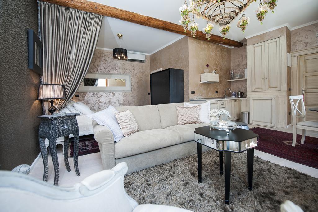 Apartment Piazza ロヴィニ エクステリア 写真
